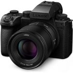 Panasonic DC-S5M2XC Lumix cameră mirrorless Full Frame DC-S5M2X + obiectiv S-S50E 50mm f1.8 (CMOS 24.2 MP, Active I.S., Live Streaming), negru