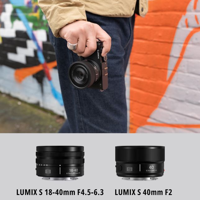 Compact, ușor, cu senzor full-frame